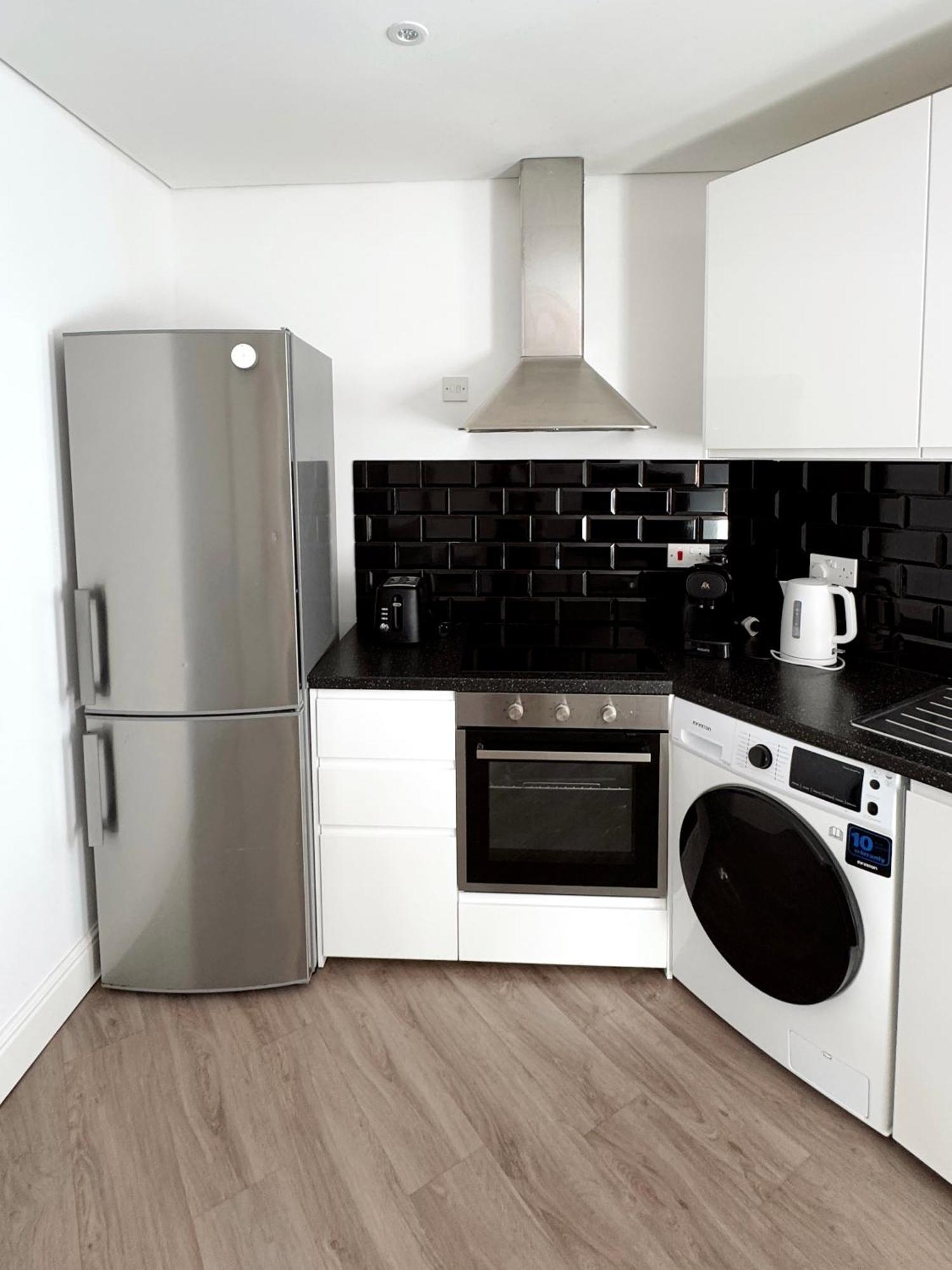 Modern City Centre Two Bedroom Windsor Apartment - Grand Central House Cebelitarık Dış mekan fotoğraf